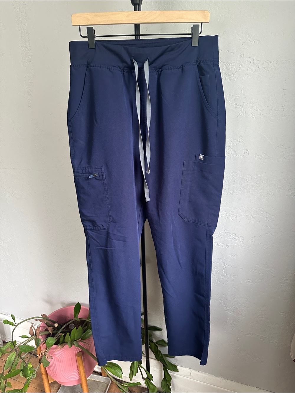 FIGS Women’s High-Waisted Yola Pants